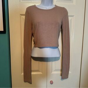 Wilfred/ Aritzia Women's‎ soft Pink Long Sleeve Crop Top Size Small